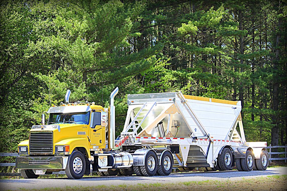 Hopper truck